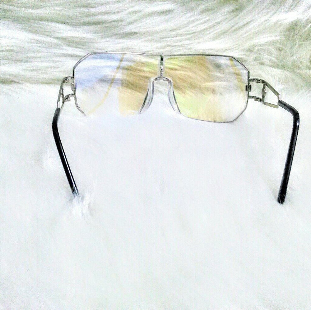 (NEW)! Cute! Clear, Crystal Studdef! Oversized, Sunglasses! :-) - Picture 3 of 9